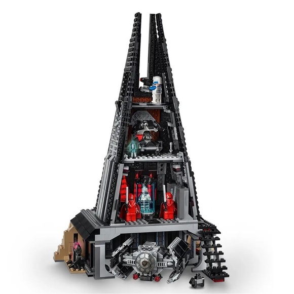 LEGO Star Wars Darth Vader's Castle 75251 Retired - Picture 8 of 10